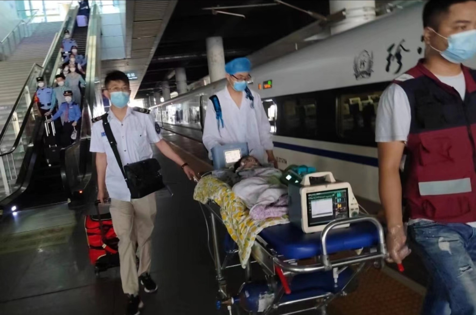 丹巴县高铁转运公司